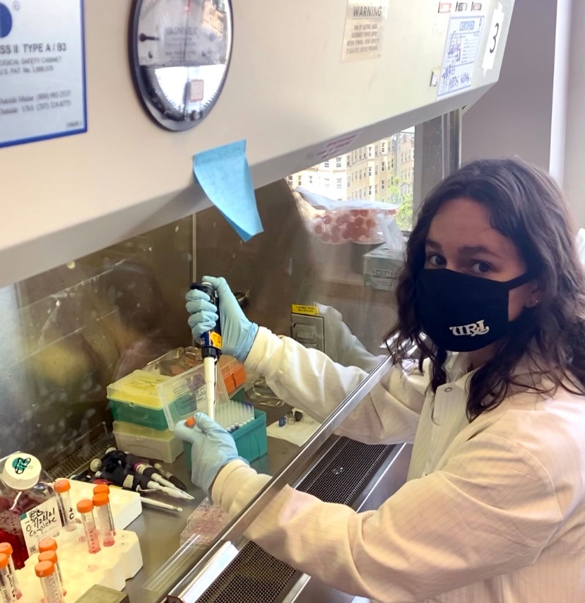 Jewel Voyer in The Gewurz Lab at the Brigham and Women’s Hospital Department of Infectious Disease.
