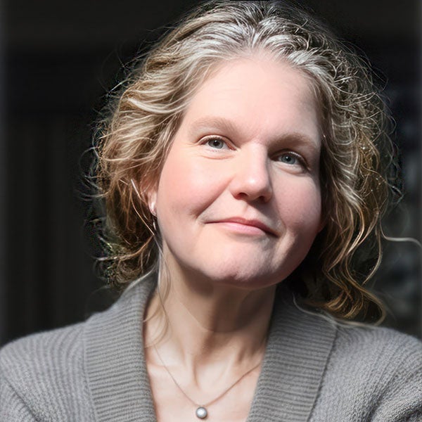 Kerry Hicks headshot