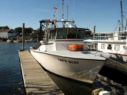 Research vessel CAP’N BERT used for the URI GSO Fish Trawl Survey’s weekly sampling.
